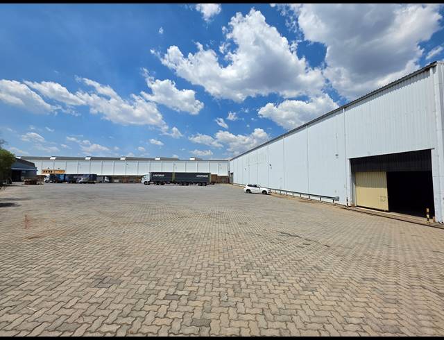 1,703M² WAREHOUSE TO LET IN JUPITER